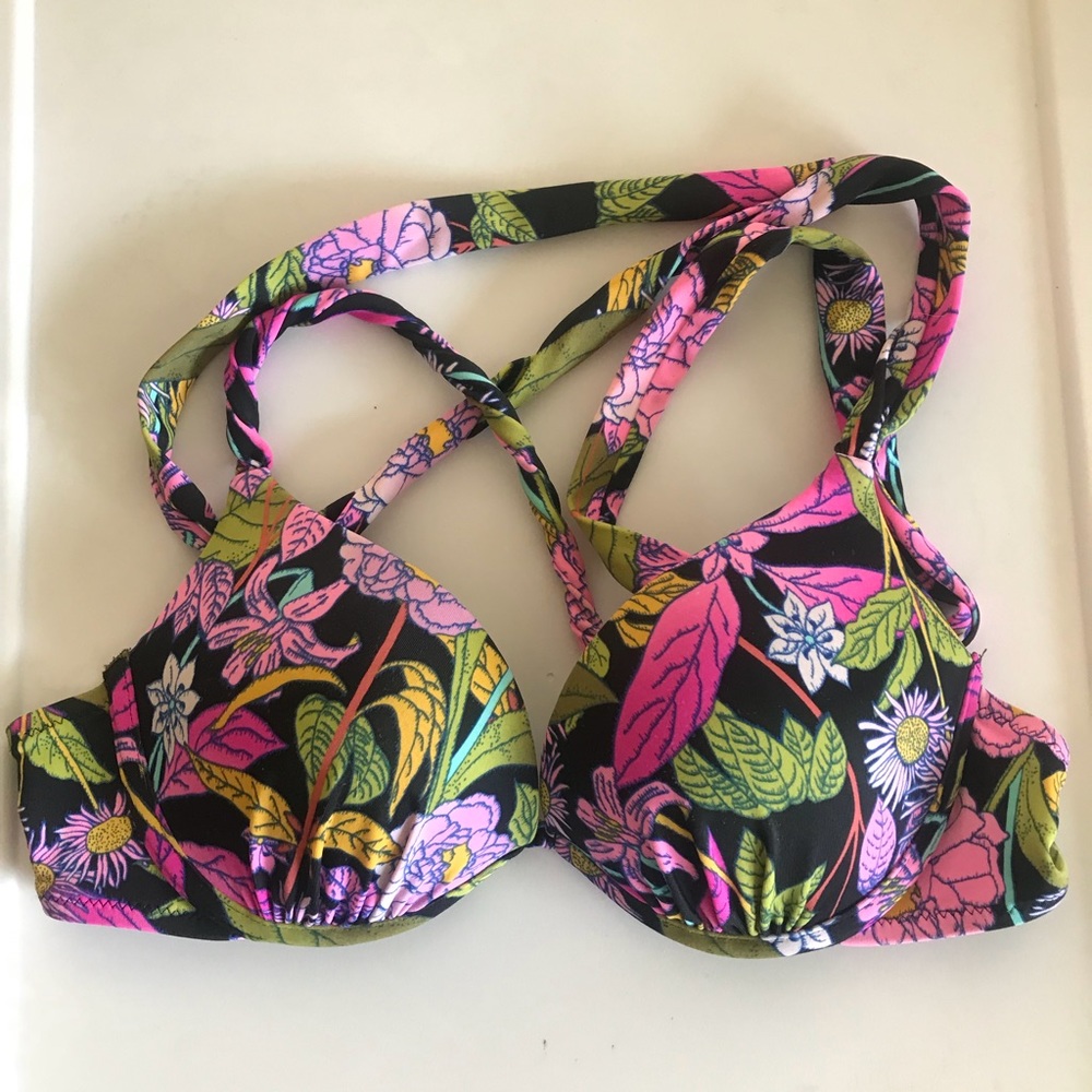Push up swimsuit top (Victoria’s Secret)